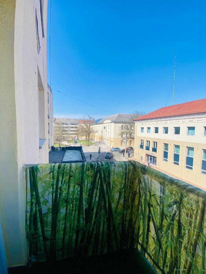 City Home Debrecen Bagian luar foto